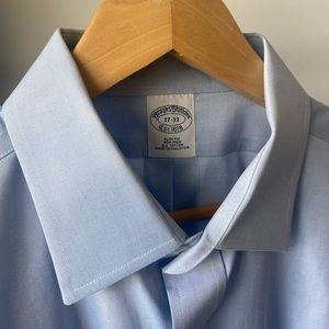 Brooks Brothers 17-33 Mens Dress Shirt In Excellent Condition.